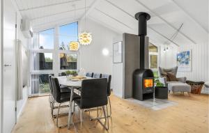 3 Bedroom Cozy Home In Jerup