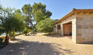 Modernes Landhaus mit Pool, Klimaanlage und WLAN nur 2 km vom Strand entfernt