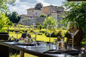 Hotels Logis L'Auberge de Larressingle : photos des chambres