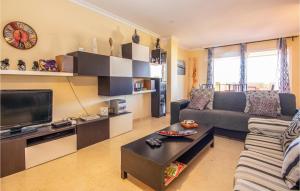 Awesome Apartment In Elviria With Wifi