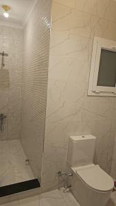 شقة فاخرة ب أكتوبر بالقرب من مول العرب