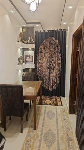 شقة فاخرة ب أكتوبر بالقرب من مول العرب