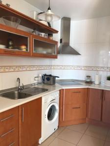 Ferienwohnung mit Balkon, Pool und Spielplatz