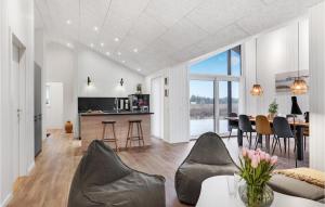 3 Bedroom Stunning Home In Jerup