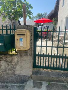 Maison de village entre lac et montagne