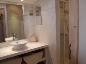 Maison 3 étoiles à Sauzon : Vue Mer, WIFI, 4 Chambres - FR-1-418-36