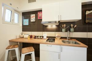 Vickys Luxury Guesthouse by NapoliApartments