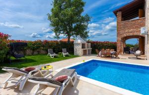 3 Bedroom Gorgeous Home In Cabrunici