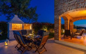 3 Bedroom Gorgeous Home In Cabrunici