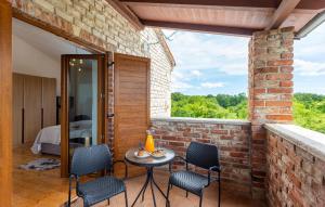 3 Bedroom Gorgeous Home In Cabrunici