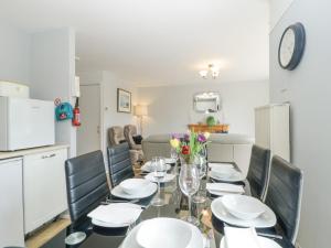 9 Manorcombe Bungalows