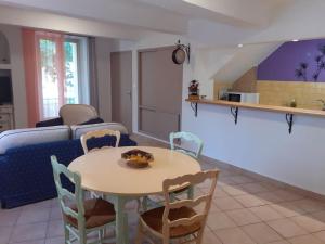 Appartements F2 de caractere dans un hameau typique provencal : photos des chambres