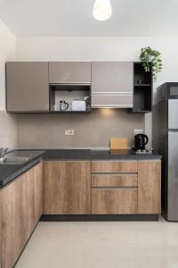 Edka Suites - Modern Sunlit 2BD Apartments with Balconies - Close to Sliema Promenade, St Julians & St Georges Bay