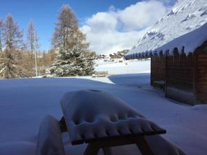 Chalets Chalet renove 6 pers avec WIFI et parking gratuit a La Joue du Loup - FR-1-504-128 : photos des chambres