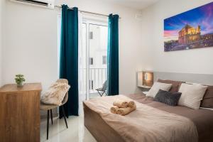 Edka Suites - Modern Sunlit 2BD Apartments with Balconies - Close to Sliema Promenade, St Julians & St Georges Bay