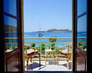 Follow Your Art - Manitochori