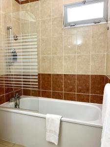 Hotels The Originals City, Hotel Cap Maya, Cap d'Agde : photos des chambres
