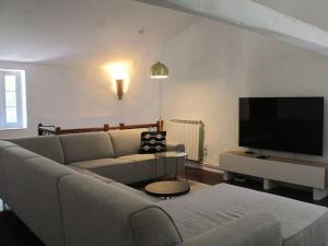 Le Moulin, avec parc, piscine, au cœur du village