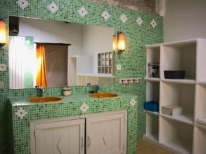Maisons de vacances Le Moulin, avec parc, piscine, au coeur du village : photos des chambres