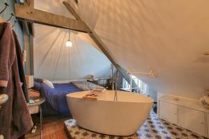 Maisons de vacances Maison atypique pour 6 adultes et 2 enfants : photos des chambres