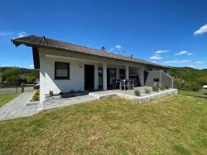 Renoviertes Ferienhaus in Harbshausen mit Terrasse, Grill und Garten - Buchenberg