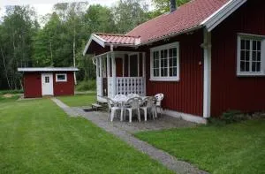 Gemütliches Holzhaus mit Boot - Svenljunga