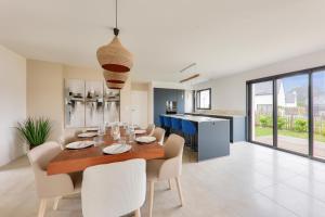 Maisons de vacances 450m de la plage, grande maison pour 10 : photos des chambres
