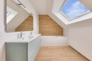 Maisons de vacances 450m de la plage, grande maison pour 10 : photos des chambres