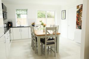 Ballintra 3 Bedroom Family Holiday Home - Near Rossnowlagh Surfing & Beach & Donegal Bay Golf