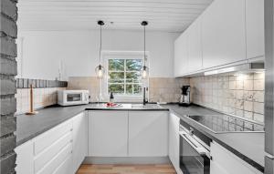 Lovely Home In Væggerløse With Wifi