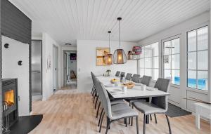 Lovely Home In Væggerløse With Wifi