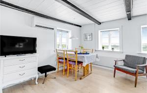 Lovely Apartment In Ulfborg With Wifi