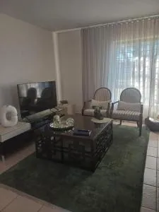 Tranquil Arcade - Boschrand