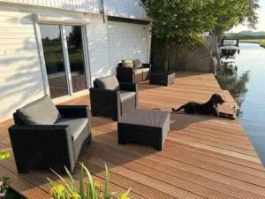 Ferienhaus Tami direkt am Wasser mit eigenem Bootsanlegesteiger - Hauwert