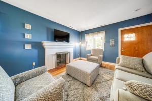 Lake Erie Escape: Family-Friendly Home w Patio