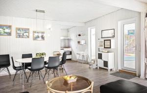 Awesome Home In Væggerløse