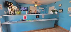 Upper Deck Hotel and Bar - Adults Only