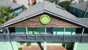 Upper Deck Hotel and Bar - Adults Only - South Padre Island