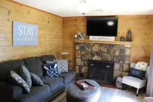 Lake House on Stony Point - Jay