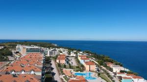 Villa del Golfo mit tollem Ausblick auf die Alpen 