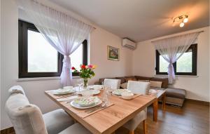 Gorgeous Home In Plesivica With Wifi