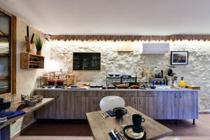 Hotels Logis L'Auberge de Larressingle : photos des chambres