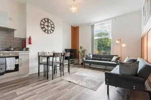 Bronze Haven - A Luxe and Cozy Stay in Birmingham - 伯明翰