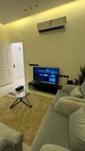 شقة راقية بصالة وغرفة نوم