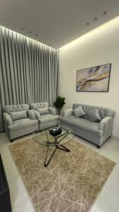 شقة راقية بصالة وغرفة نوم