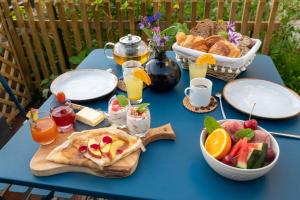 B&B / Chambres d'hotes L-Escale Fleurie a Saint Brieuc : photos des chambres