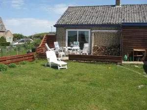 Schönes Ferienhaus am Meer - 赫鲁特