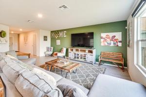 10 Mi to Dtwn Spacious San Antonio Home!