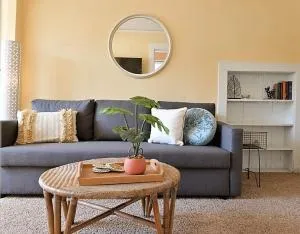 #StayinMyDistrict Heritage House Apt - كوس بي