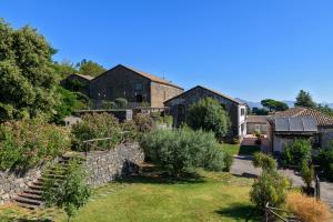 La pietra antica O munti